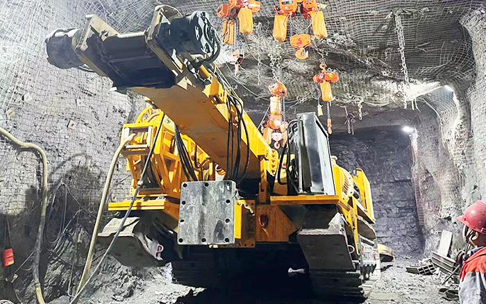 掘進(jìn)磷礦！徐工XTR7/360掘進(jìn)機(jī)點(diǎn)磷成金