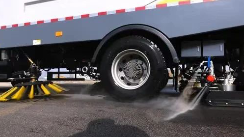 全力以“復(fù)”洗城清淤，徐工在行動！