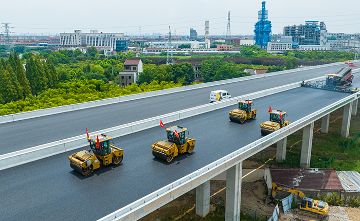 揭秘！常泰長(zhǎng)江大橋如何實(shí)現(xiàn)超寬橋面“一鍵鋪平”？