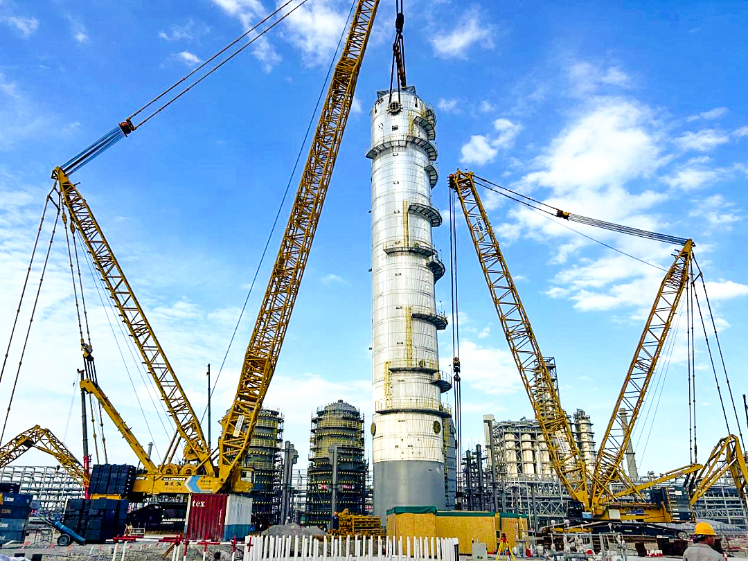 10天3鉤！徐工XGC88000助力2050噸“西北最高”塔器就位