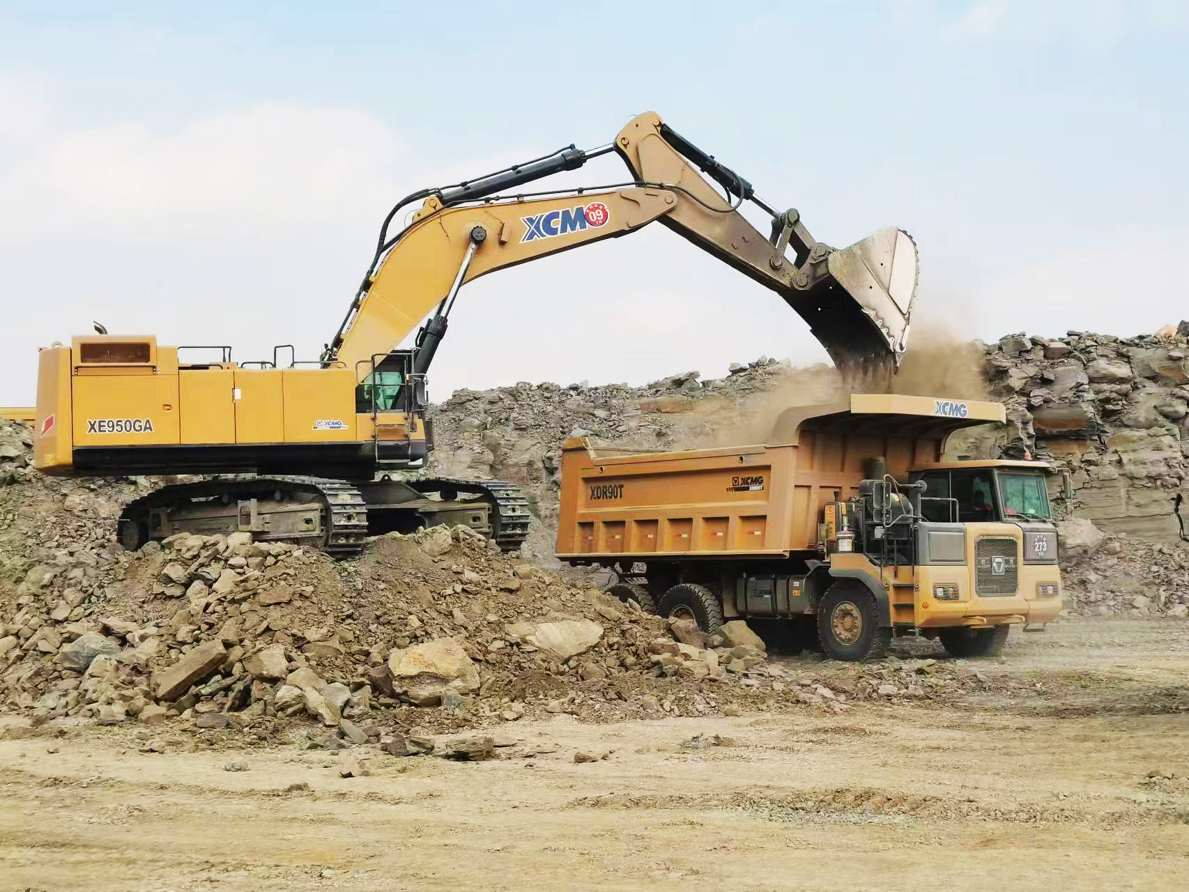 靈動(dòng)與省油并存——XE950GA西北施工獲好評(píng)