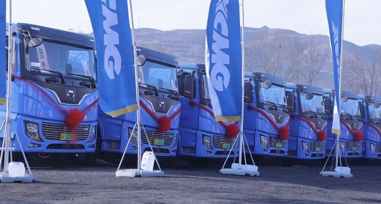 首季“開門紅”！百臺(tái)徐工新能源換電重卡交付山西