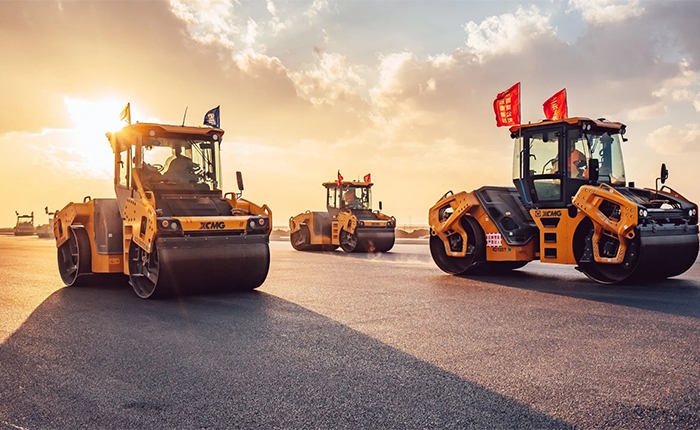 XD135T 壓路機(jī)：油面施工，智慧先行