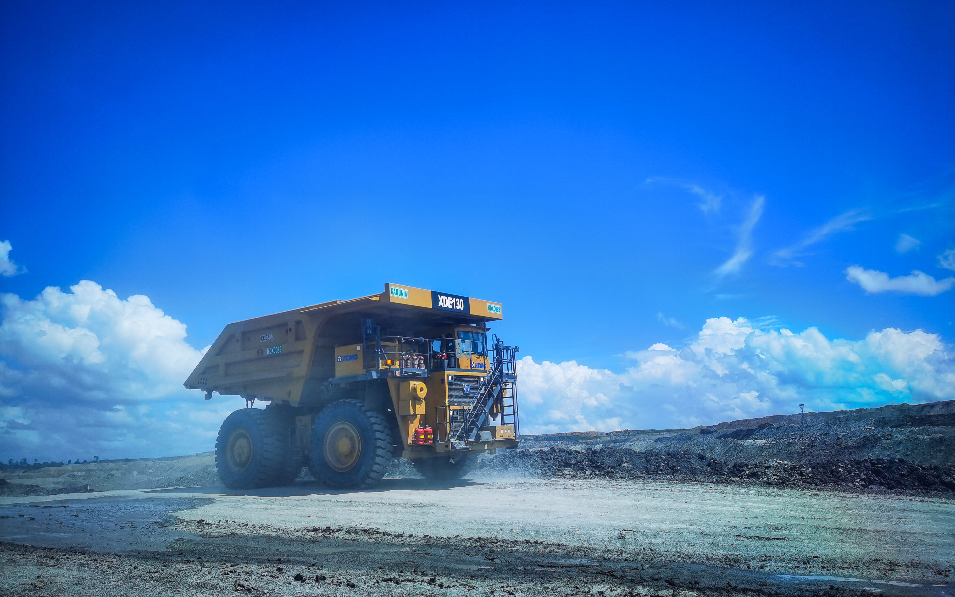 閃耀東南亞！徐工XDE130雙橋剛性礦車效能非凡
