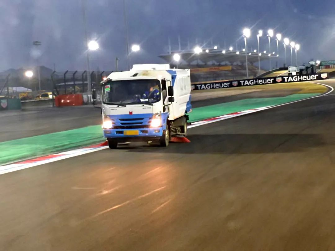 起猛了，居然在上海F1賽場上看到了TA...