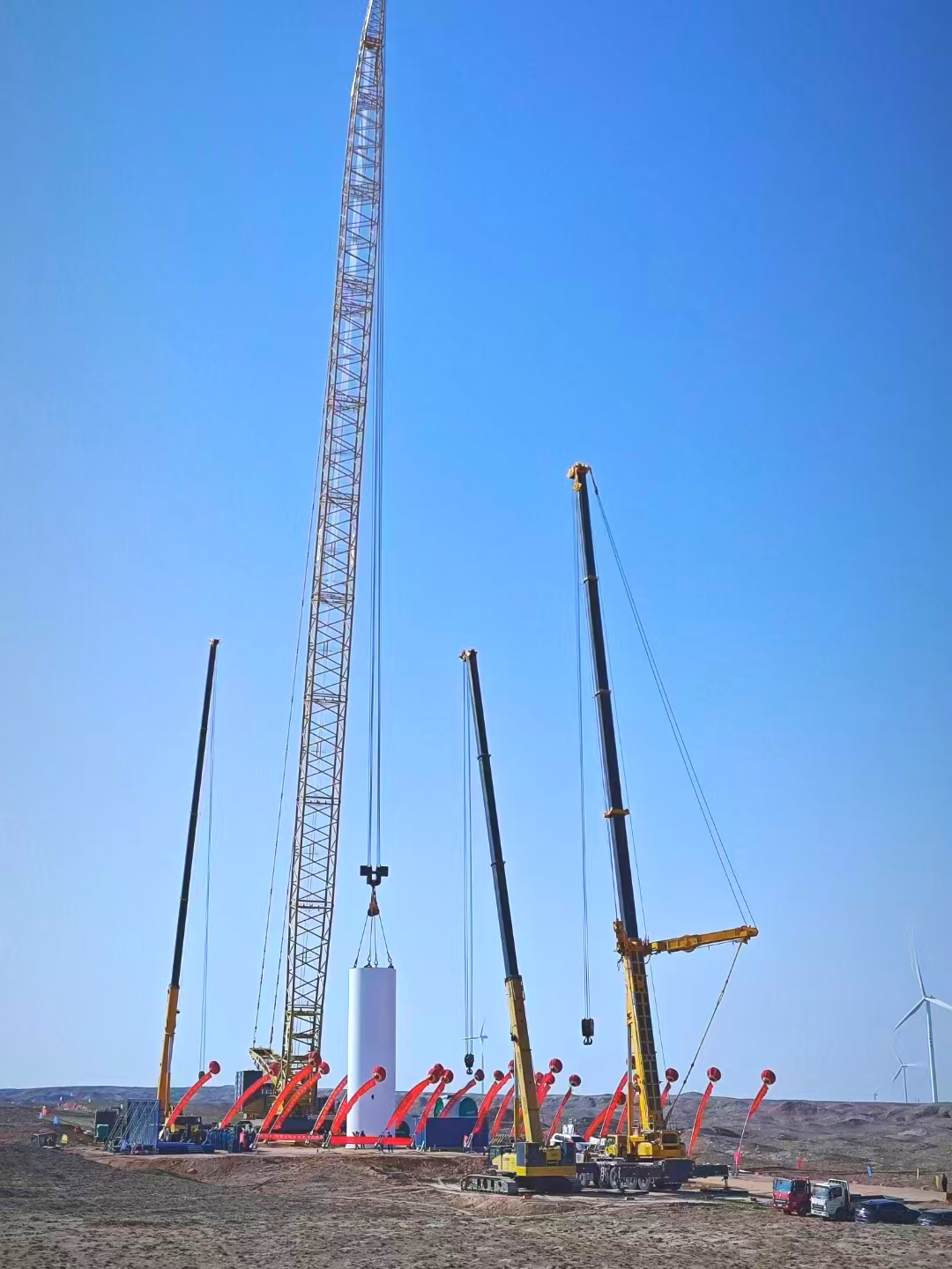 “舉重若輕”零偏差！徐工履帶起重機上演“施工大片”