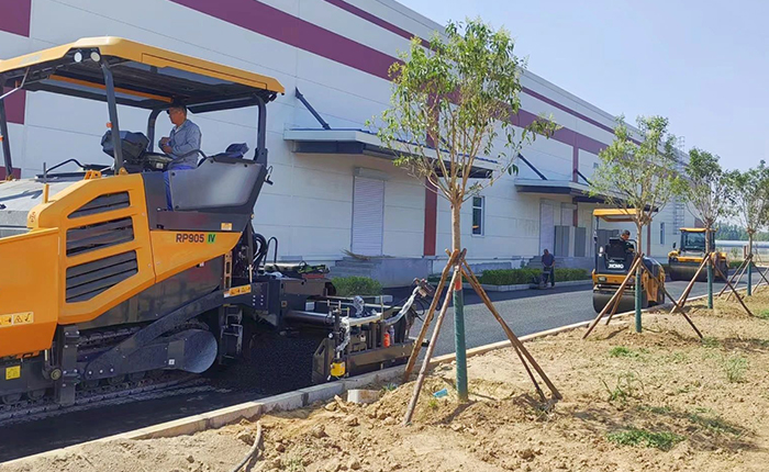 RP905：攤鋪機(jī)界的“六邊形戰(zhàn)士”