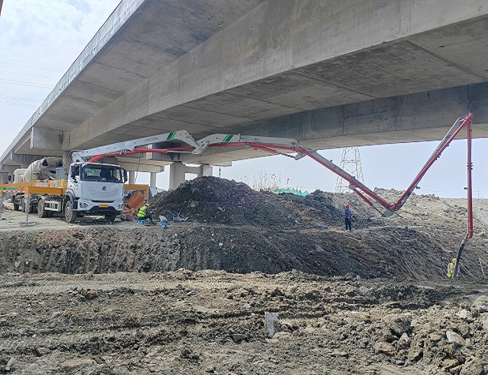 輕靈穩(wěn)省！徐工33米泵車領(lǐng)航新城鎮(zhèn)基建