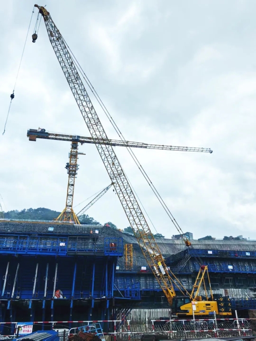 方寸之地擎千鈞！XGC110A鋼筋森林上演“精準(zhǔn)穿針”