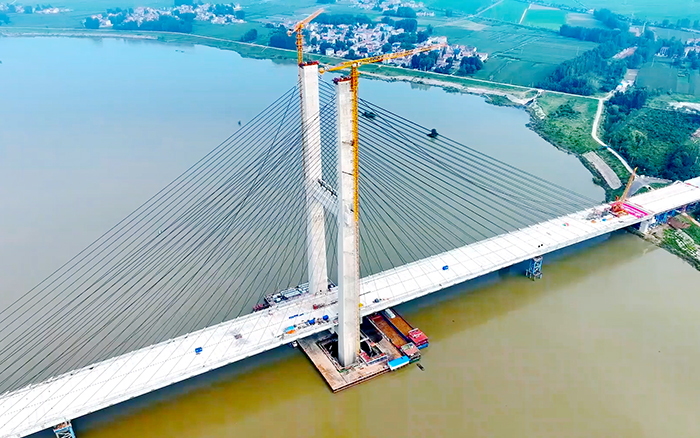 順利合龍！雙塔助建國內(nèi)最大跨徑組合梁獨塔斜拉橋