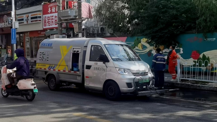 徐州這條網(wǎng)紅巷的“臉面”，竟被這臺車承包了？！