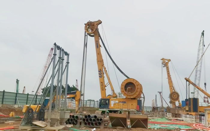 徐工 XTC120 雙輪銑，攻克機(jī)場隧道復(fù)雜地質(zhì)！