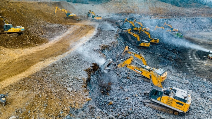 徐工金打出組合拳，硬巖場平施工效率倍增