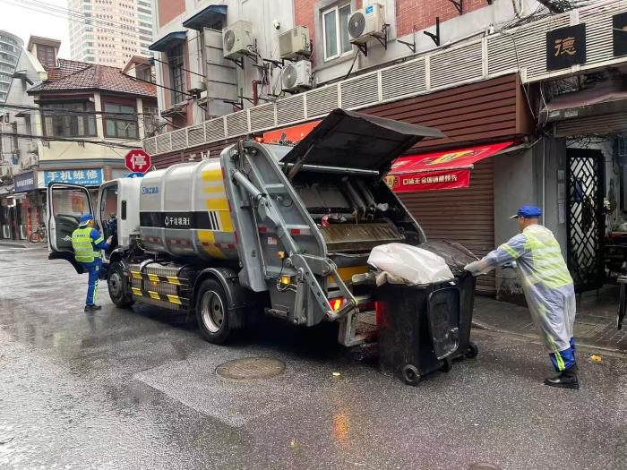 南京東路人流如織垃圾多？徐工XGH5120ZYSXBEV：輕松搞定！