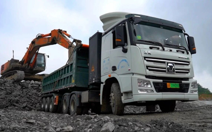 三次都選TA！徐工純電動牽引車助力西南砂石料運輸！