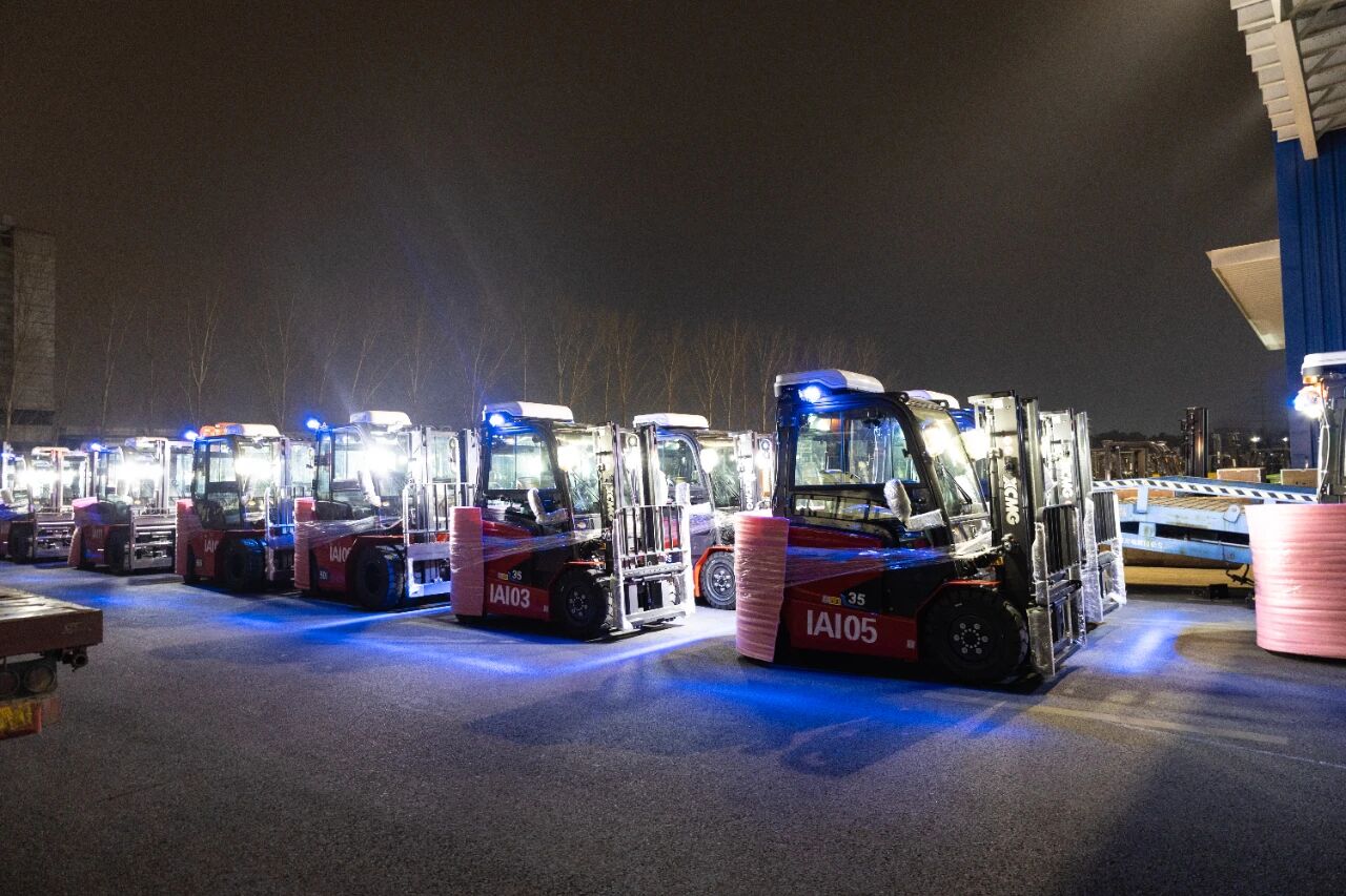 徐工高端定制叉車，場(chǎng)景化方案精準(zhǔn)適配印尼