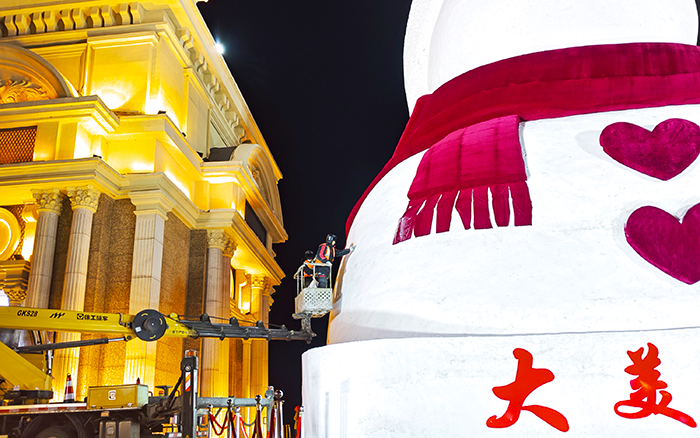 刷爆朋友圈的哈爾濱大雪寶，“空中造型師”是徐工高空作業(yè)車！