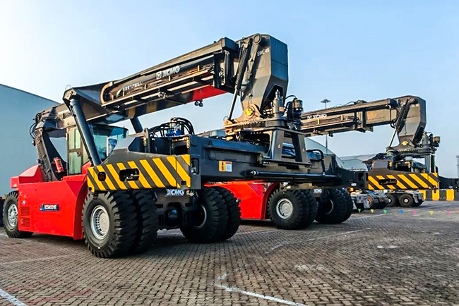 碼頭來了徐工“大家伙”！件雜貨作業(yè)再添綠色動能